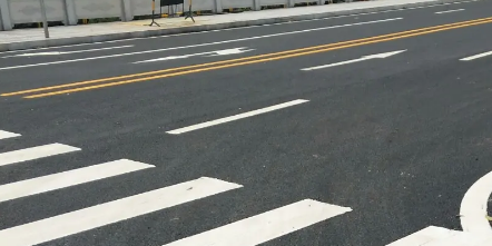 蘇州車位劃線解析，車間白色斑馬線劃線寬度是多少？帶來高效與安全