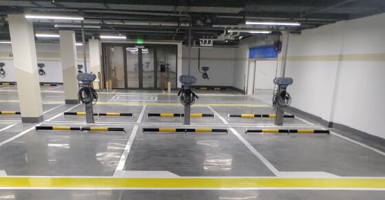 蘇州車位劃線，飛揚專業(yè)施工團隊
